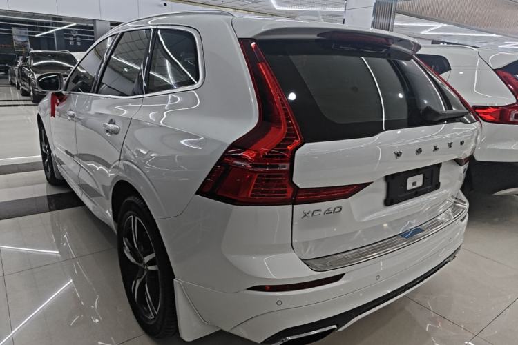 Used Volvo XC60 2018 T5 4x4 Smart & Sporty Edition Exterior 2