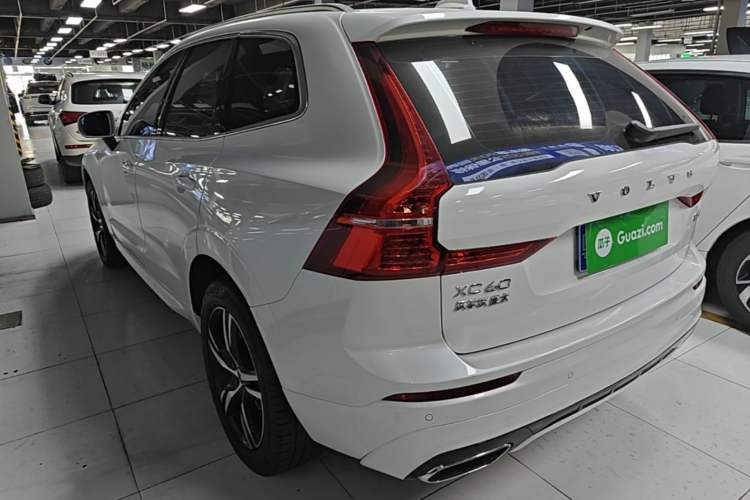 Used Volvo XC60 2018 T5 4x4 Smart & Sporty Edition Exterior 2