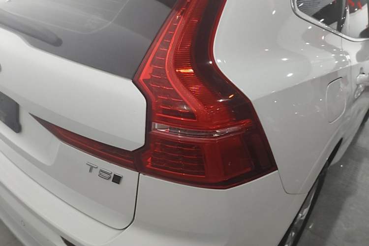 Used Volvo XC60 2018 T5 4x4 Zhiyi Edition Exterior 3