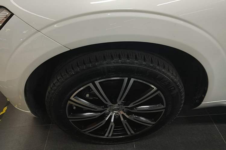 Used Volvo XC60 2018 T5 4x4 Zhiya Luxury Edition Exterior 4