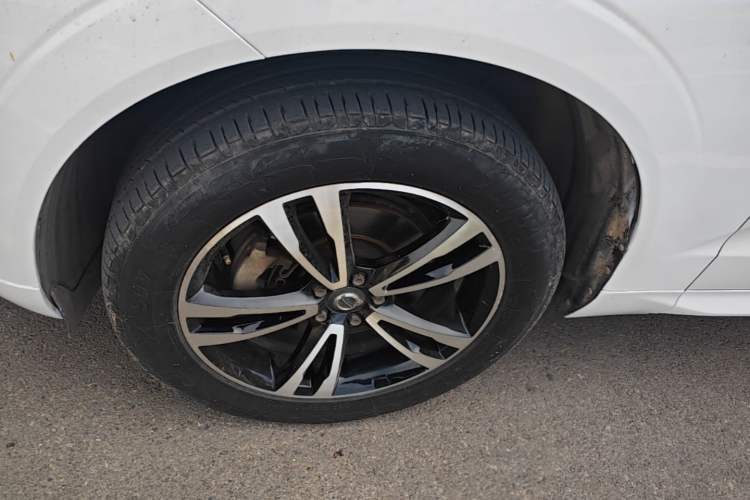 Used Volvo XC60 2018 T5 4x4 Smart Edition Exterior 4