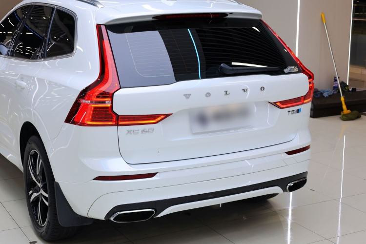 Used Volvo XC60 2018 T5 4x4 Smart & Sporty Edition Exterior 4