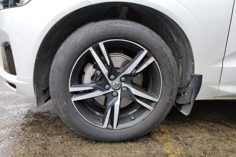 Used Volvo XC60 2018 T5 4x4 Smart & Sporty Edition Exterior 4