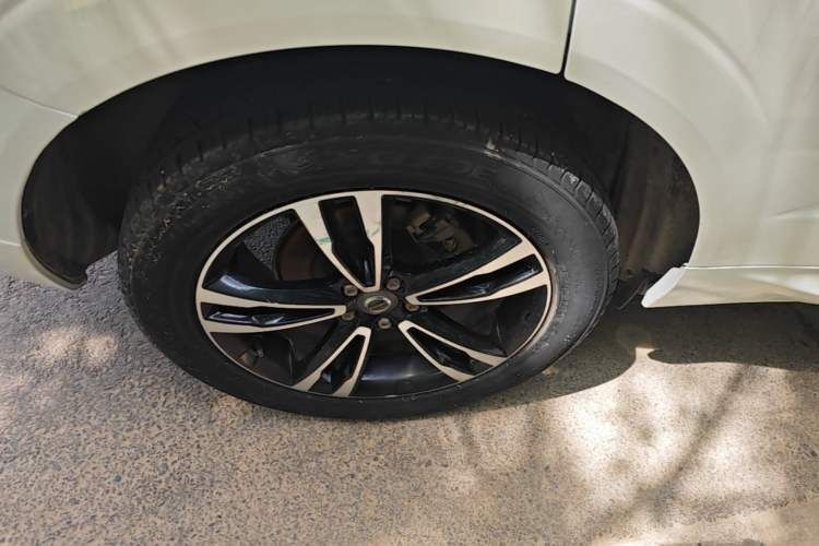 Used Volvo XC60 2018 T5 4x4 Smart Edition Exterior 5