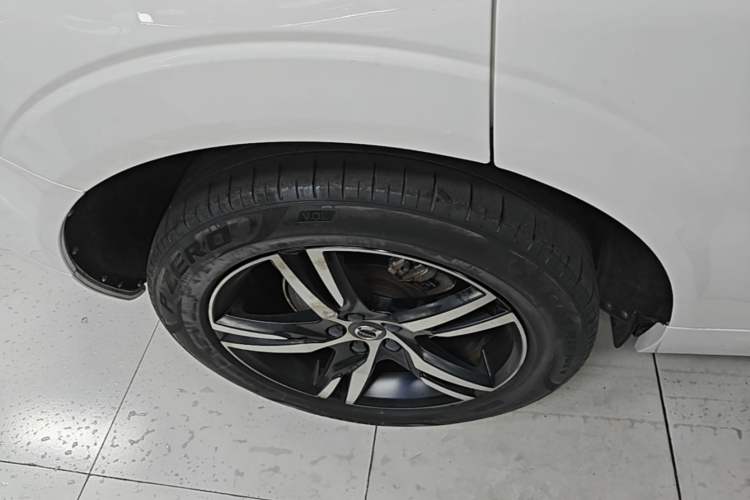 Used Volvo XC60 2018 T5 4x4 Smart & Sporty Edition Exterior 5