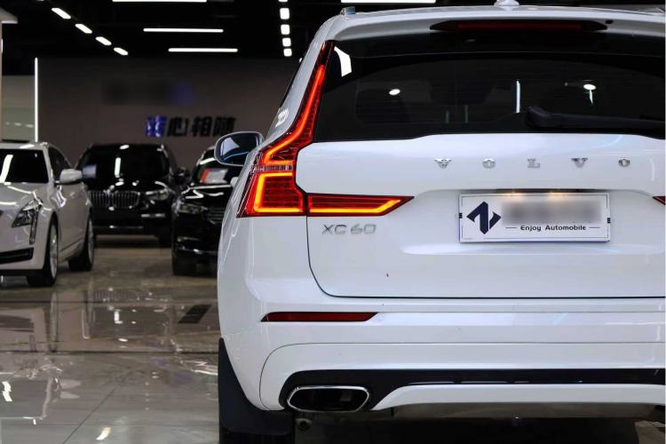 Used Volvo XC60 2018 T5 4x4 Smart & Sporty Edition Exterior 6