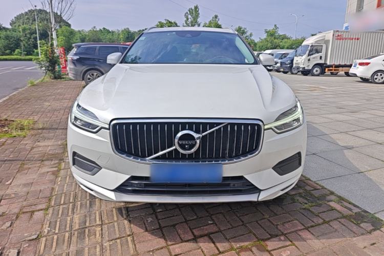 Used Volvo XC60 2018 T5 4x4 Smart Edition Front