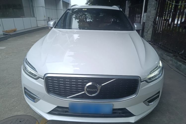 Used Volvo XC60 2018 T5 4x4 Smart Edition Front