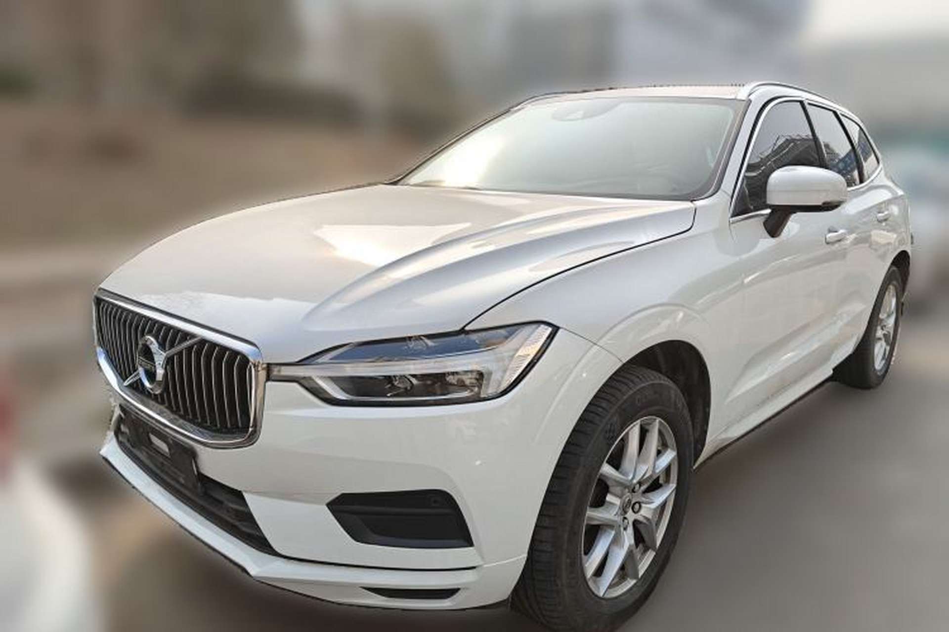 Used Volvo XC60 2018 T5 4x4 Zhiyi Edition Front Left 45 Deg