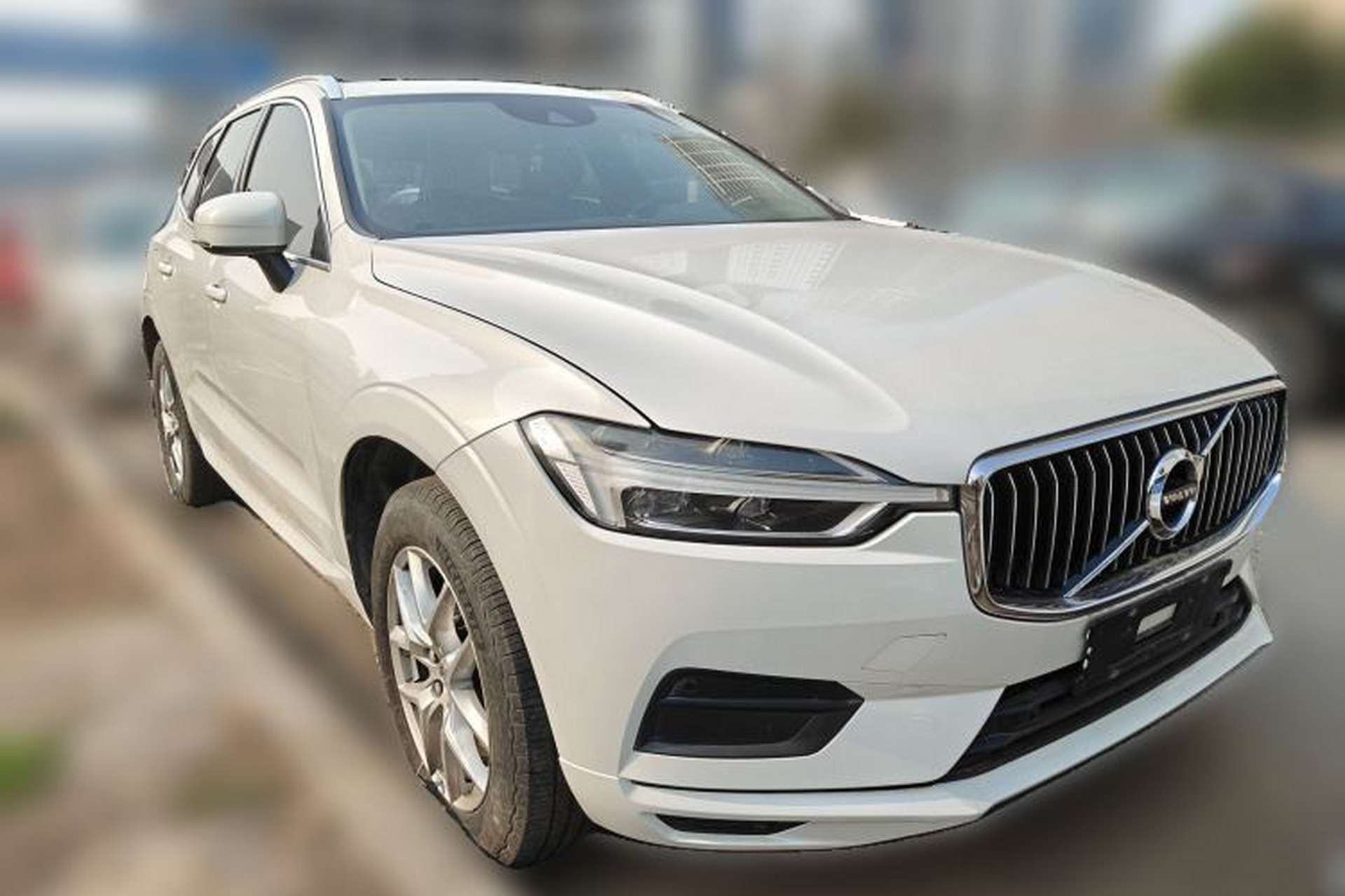 Used Volvo XC60 2018 T5 4x4 Zhiyi Edition Front Right 45 Deg