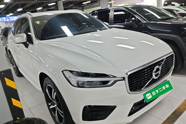Used Volvo XC60 2018 T5 4x4 Smart & Sporty Edition Front Right 45 Deg