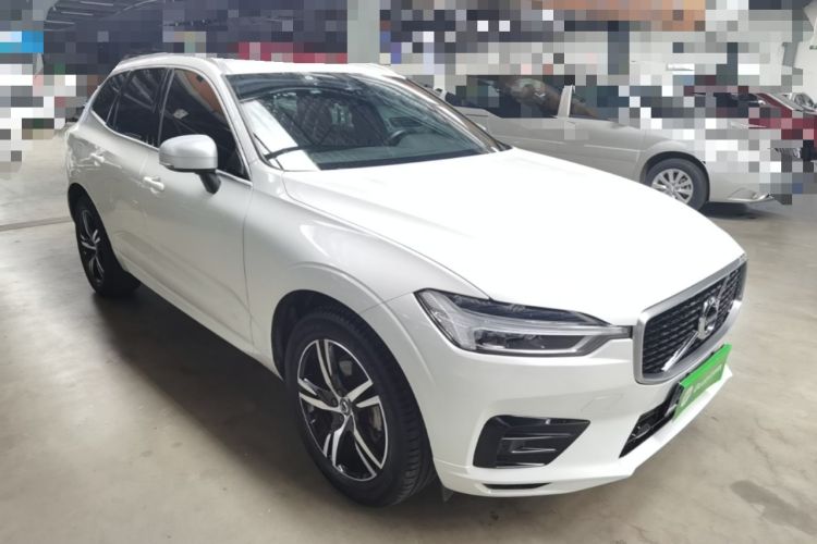 Used Volvo XC60 2018 T5 4x4 Smart & Sporty Edition Front Right 45 Deg