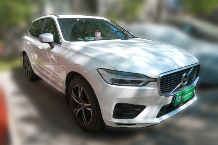 Used Volvo XC60 2018 T5 4x4 Smart & Sporty Edition Front Right 45 Deg