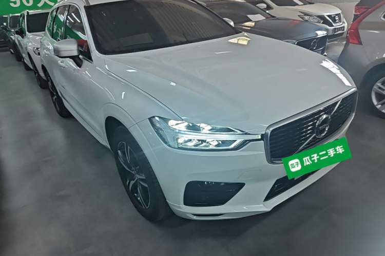 Used Volvo XC60 2018 T5 4x4 Smart & Sporty Edition Front Right 45 Deg