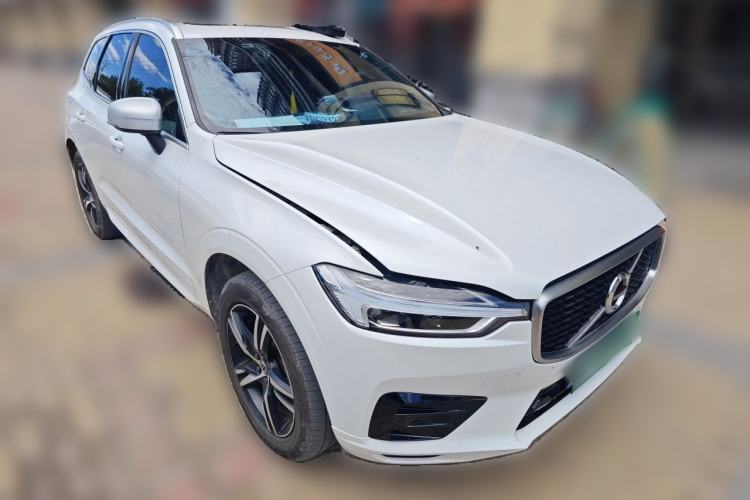Used Volvo XC60 2018 T5 4x4 Smart & Sporty Edition Front Right 45 Deg