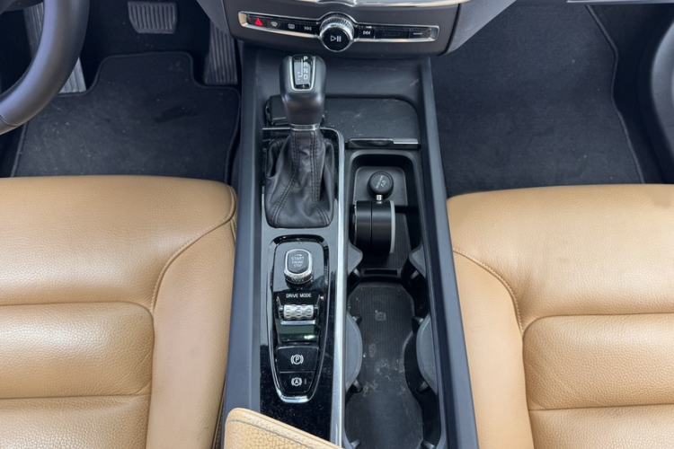 Used Volvo XC60 2018 T5 4x4 Zhiyi Edition Gear Lever