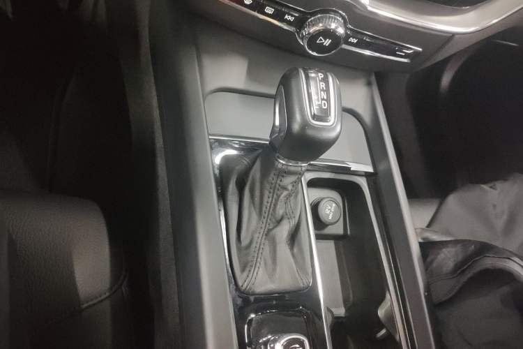 Used Volvo XC60 2018 T5 4x4 Zhiyi Edition Gear Lever