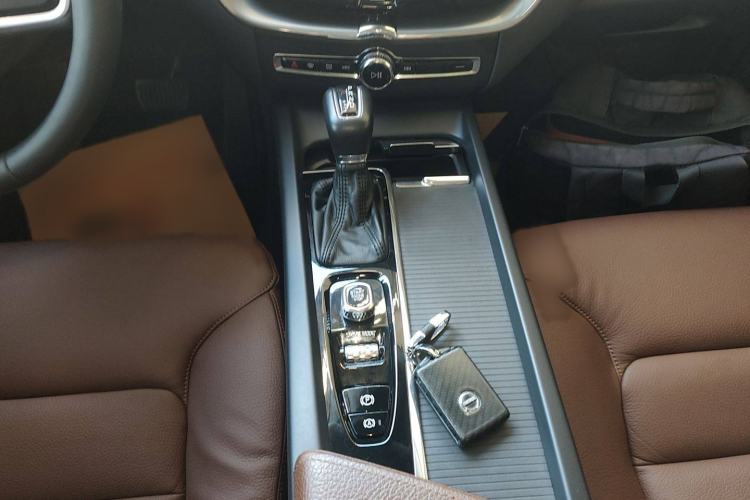 Used Volvo XC60 2018 T5 4x4 Zhiyi Edition Gear Lever