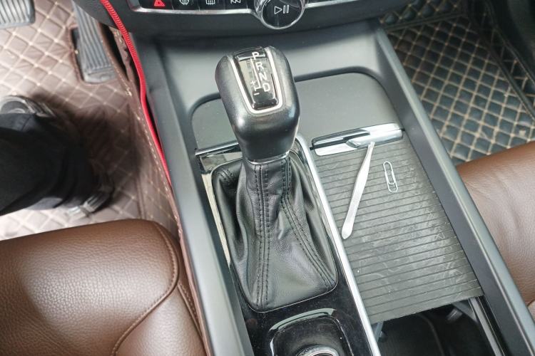 Used Volvo XC60 2018 T5 4x4 Zhiyi Edition Gear Lever