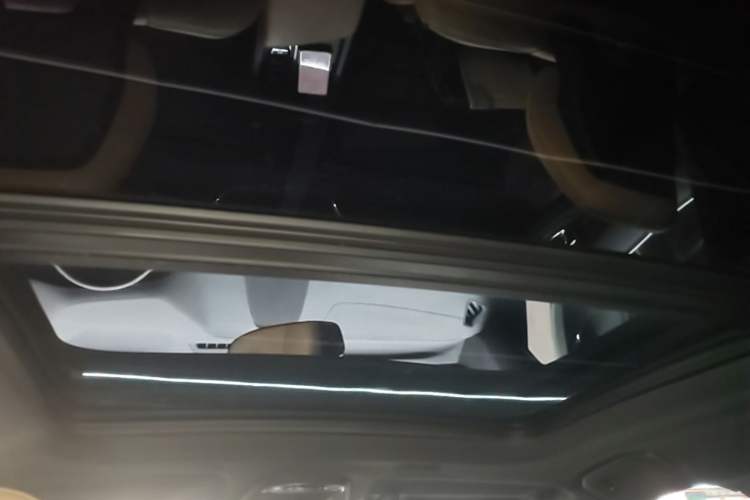 Used Volvo XC60 2018 T5 4x4 Zhiya Luxury Edition Headliner