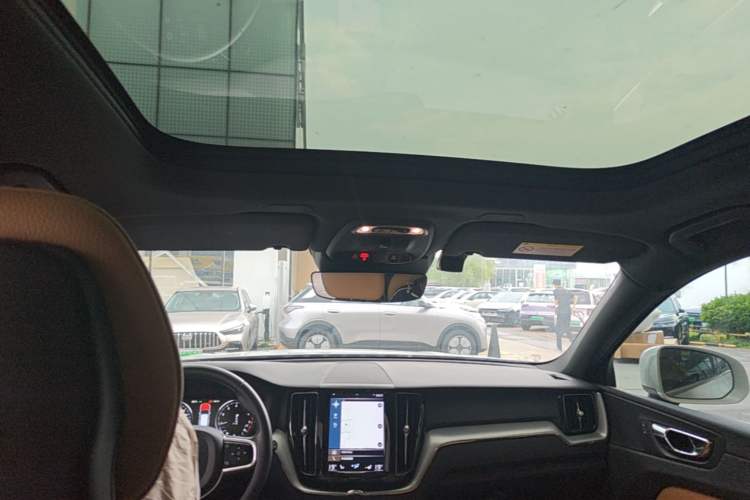 Used Volvo XC60 2018 T5 4x4 Smart Edition Headliner