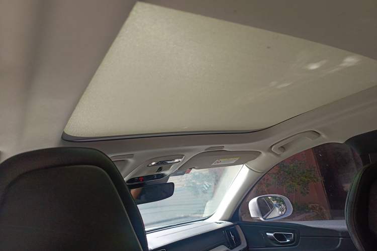 Used Volvo XC60 2018 T5 4x4 Zhiya Luxury Edition Headliner