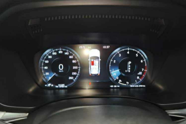 Used Volvo XC60 2018 T5 4x4 Smart & Sporty Edition Instrument Cluster