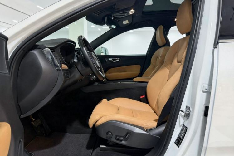 Used Volvo XC60 2018 T5 4x4 Zhiya Luxury Edition Interior 1