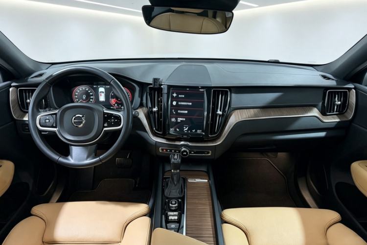 Used Volvo XC60 2018 T5 4x4 Zhiya Luxury Edition Interior 2