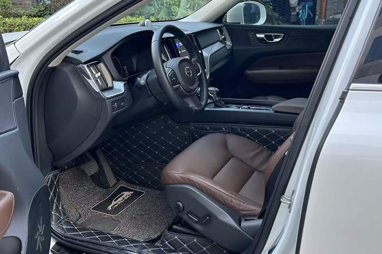 Used Volvo XC60 2018 T5 4x4 Zhiyi Edition Interior 2