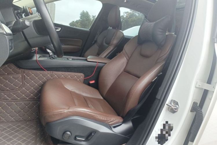 Used Volvo XC60 2018 T5 4x4 Zhiyi Edition Interior 2