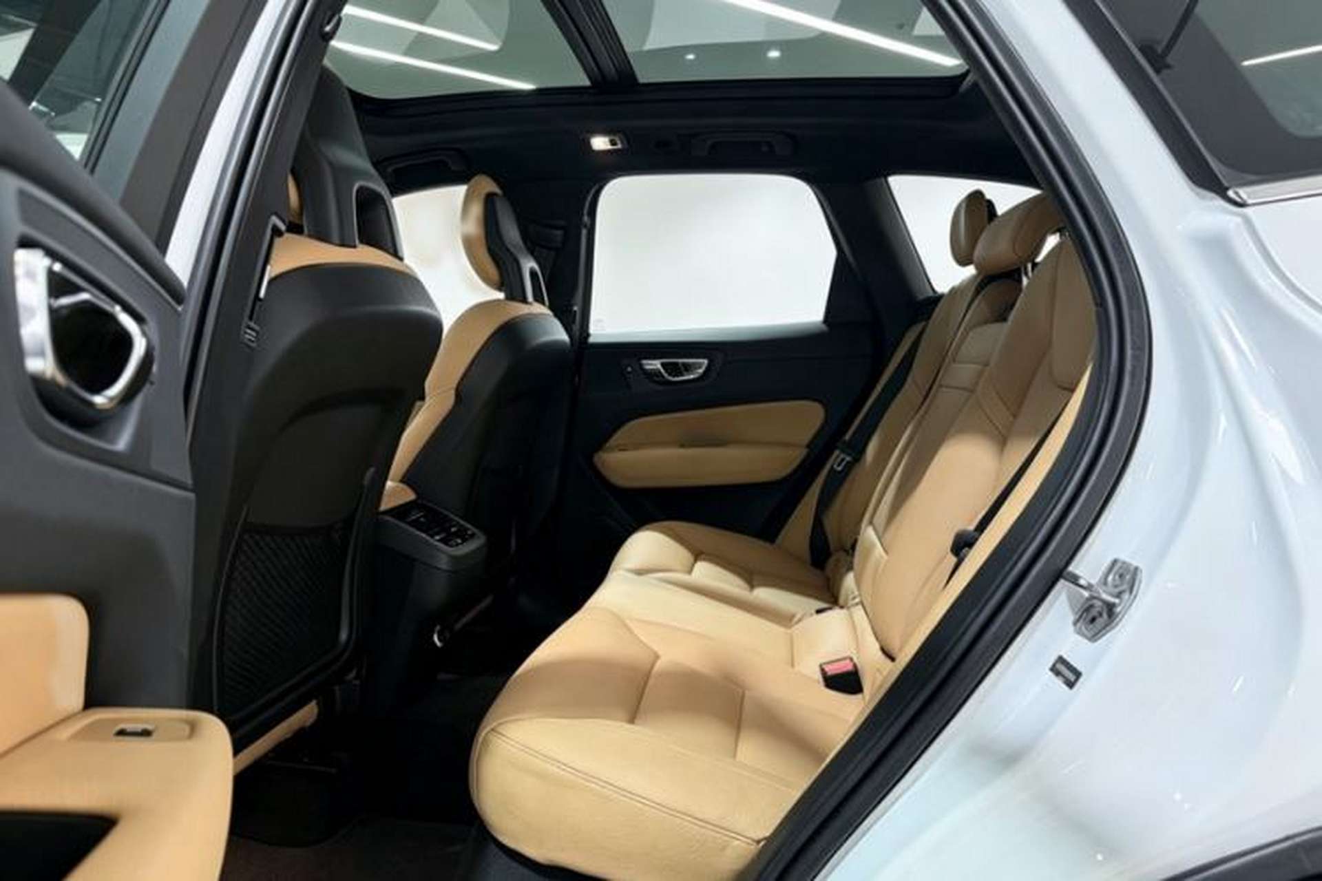 Used Volvo XC60 2018 T5 4x4 Zhiya Luxury Edition Interior 3