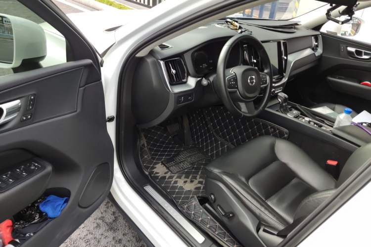 Used Volvo XC60 2018 T5 4x4 Zhiyi Edition Interior 3