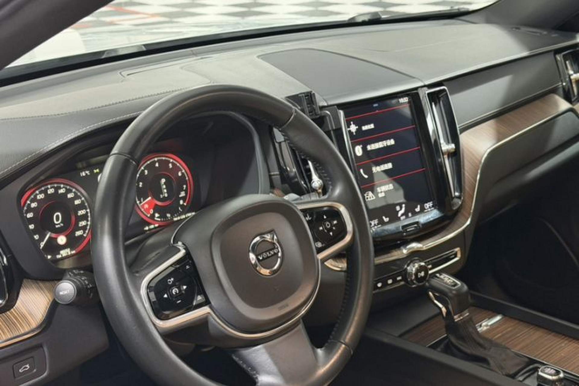 Used Volvo XC60 2018 T5 4x4 Zhiya Luxury Edition Interior 4