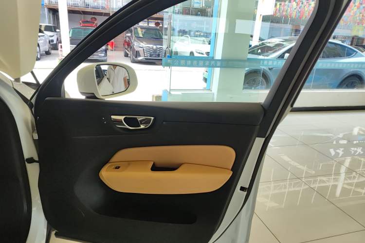 Used Volvo XC60 2018 T4 Zhiyi Edition Interior 5