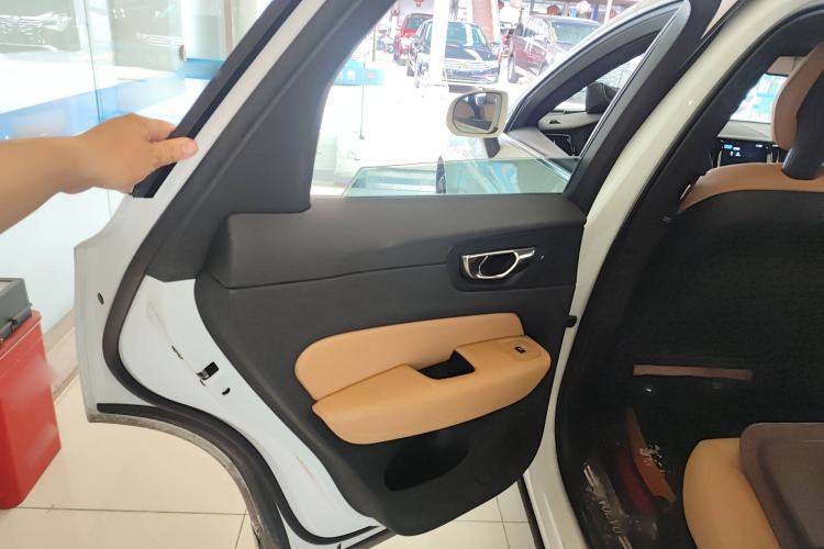 Used Volvo XC60 2018 T4 Zhiyi Edition Interior 8