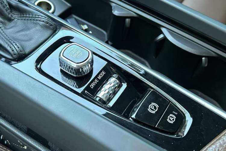 Used Volvo XC60 2018 T5 4x4 Zhiyi Edition Interior 8