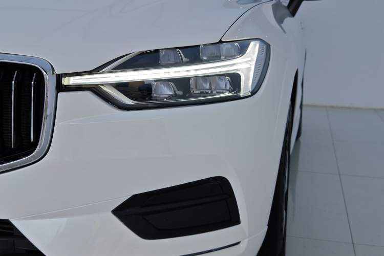 Used Volvo XC60 2018 T4 Zhiyi Edition Left Front Headlight