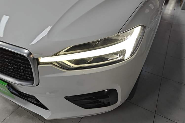 Used Volvo XC60 2018 T5 4x4 Smart & Sporty Edition Left Front Headlight