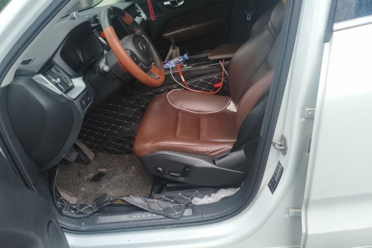 Used Volvo XC60 2018 T5 4x4 Zhiyi Edition Left Front Seat