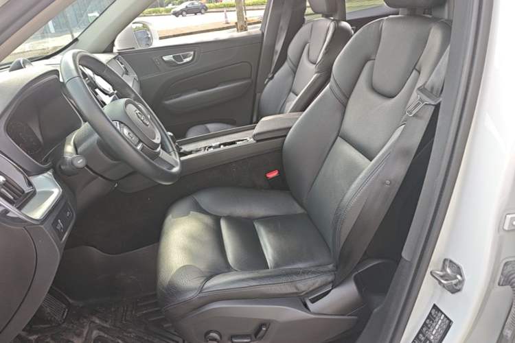 Used Volvo XC60 2018 T5 4x4 Smart Edition Left Front Seat