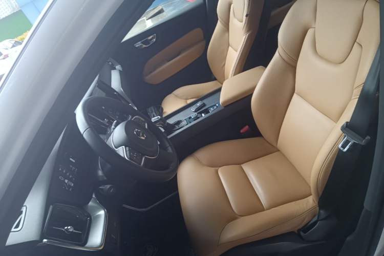 Used Volvo XC60 2018 T5 4x4 Smart Edition Left Front Seat