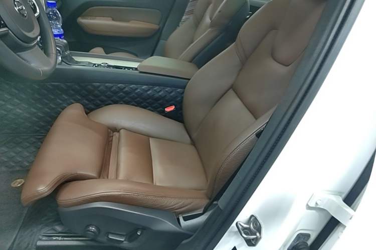 Used Volvo XC60 2018 T5 4x4 Zhiya Luxury Edition Left Front Seat