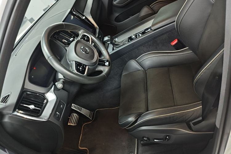 Used Volvo XC60 2018 T5 4x4 Smart & Sporty Edition Left Front Seat