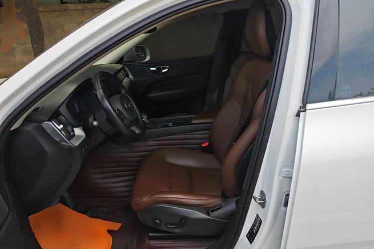 Used Volvo XC60 2018 T5 4x4 Smart Edition Left Front Seat
