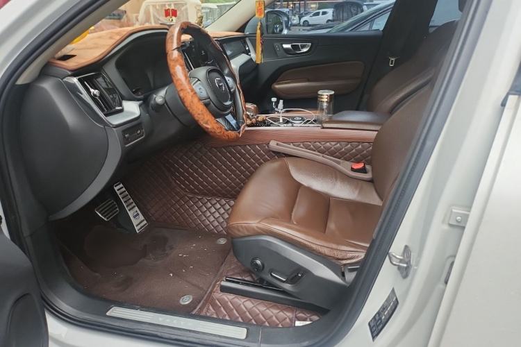 Used Volvo XC60 2018 T5 4x4 Zhiyi Edition Left Front Seat