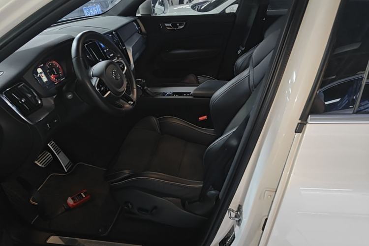 Used Volvo XC60 2018 T5 4x4 Smart & Sporty Edition Left Front Seat