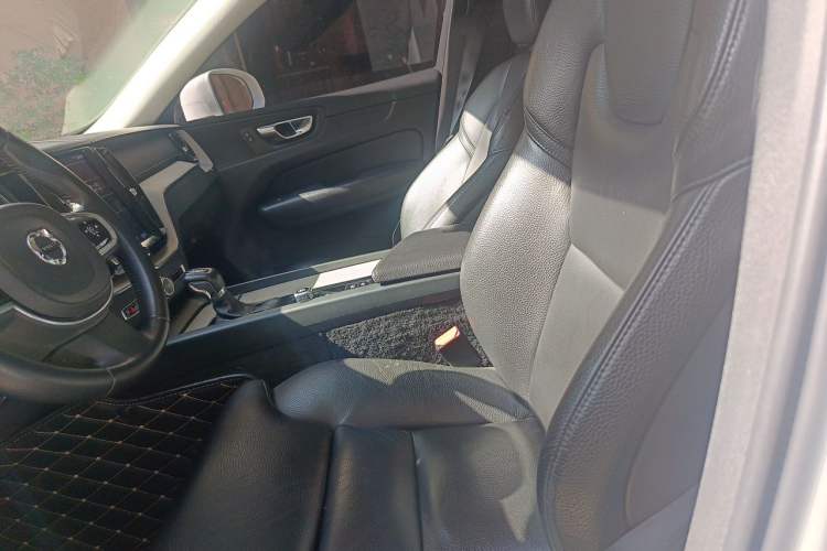 Used Volvo XC60 2018 T5 4x4 Zhiya Luxury Edition Left Front Seat