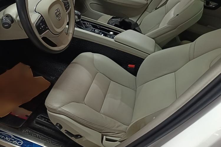 Used Volvo XC60 2018 T5 4x4 Smart Edition Left Front Seat