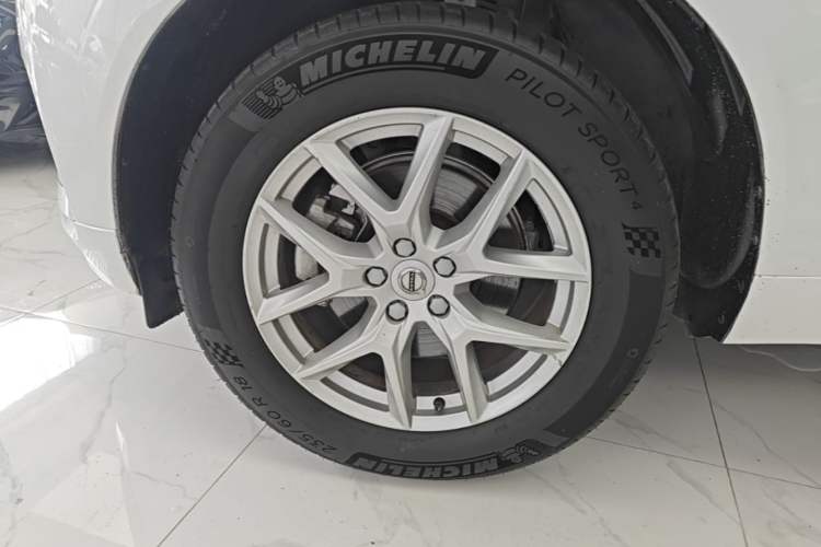 Used Volvo XC60 2018 T5 4x4 Zhiyi Edition Left Front Wheel Hub